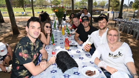 .חגיגות יום העצמאות לחיילים הבודדים שלנו.jpg